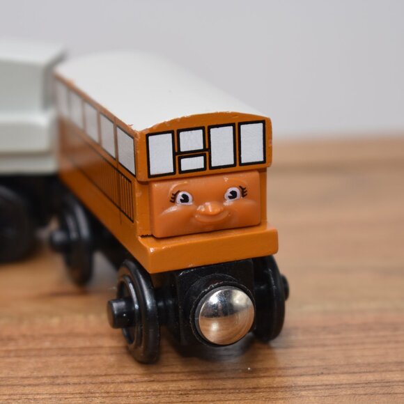 2002 Catherine & Trailer Train Tank Engine Thomas & Friends Wooden Railw… - Picture 8 of 11